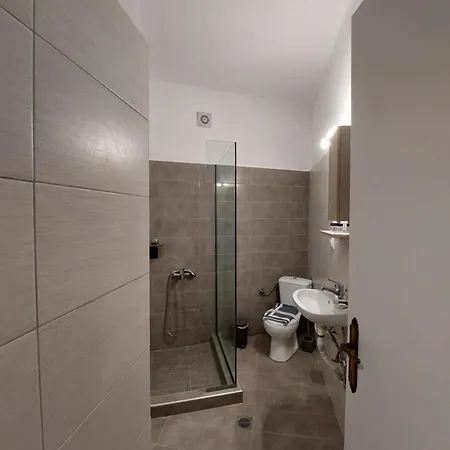 Apartment G44 Sintrivani *