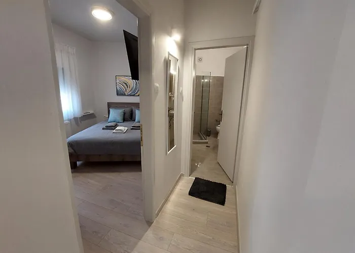 Διαμέρισμα G44 Sintrivani